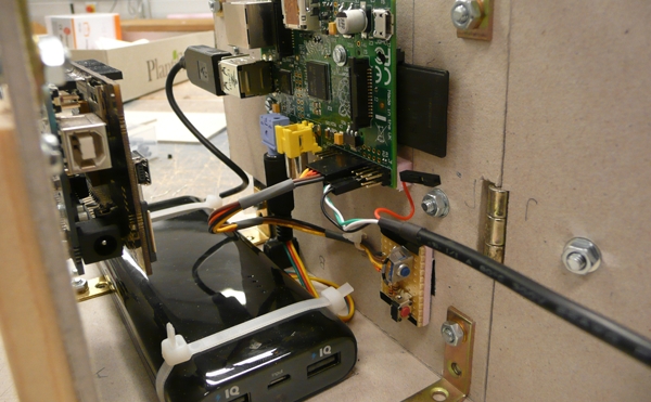 Arduino, Raspberry Pi and Powerbank on the inside of the prototype Arduino, Raspberry Pi and Powerbank on the inside of the prototype